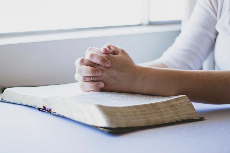 Praying with Bible